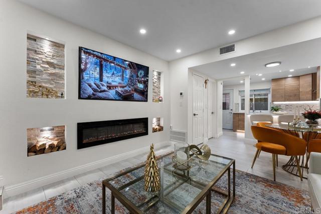 Detail Gallery Image 5 of 30 For 929 Amistad Ct #C,  El Cajon,  CA 92019 - 2 Beds | 1/1 Baths