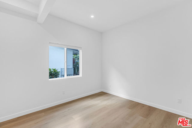 1536 11th Street, Santa Monica CA: https://media.crmls.org/mediaz/24fe8139-a2da-4e67-9323-369228a7a270.jpg