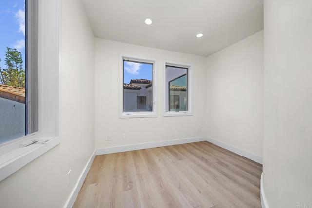 Image 34 of 72 For 711 Country Club Ln