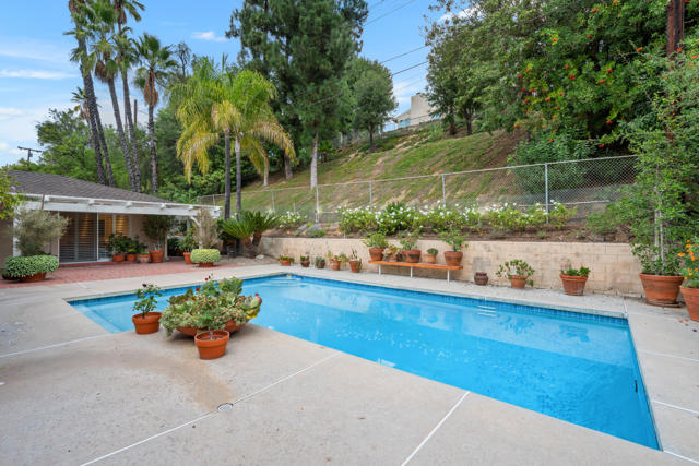 16445 Garvin Drive, Encino CA: https://media.crmls.org/mediaz/24ff3c9e-c364-49b5-abc1-79f3cd30d911.jpg