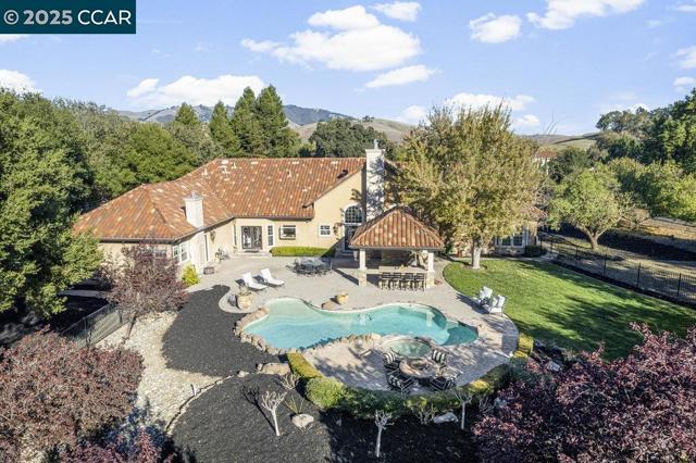 5655 Bruce Dr, San Ramon CA: https://media.crmls.org/mediaz/24ff4fd0-ba27-4342-b197-d5453752f00c.jpg