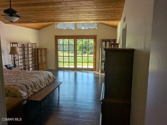 891 Teakwood Court, Thousand Oaks CA: https://media.crmls.org/mediaz/24ff60c5-d61d-4c16-88d3-a057b19d1e30.jpg