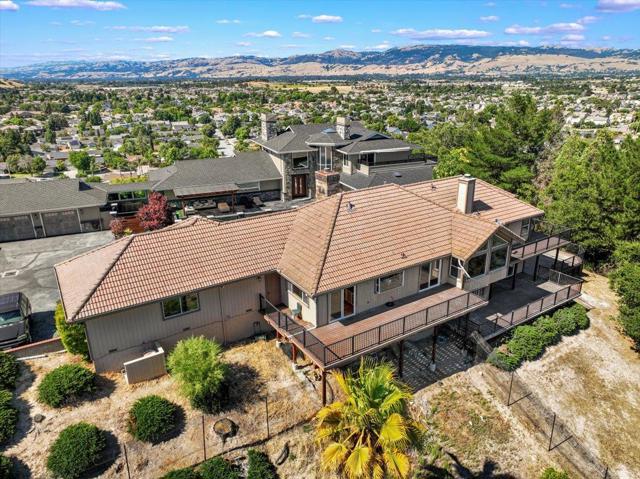 1501 Welburn Avenue, Gilroy CA: https://media.crmls.org/mediaz/24ff95a1-bf0d-4e4b-82f2-4f0a4bda5bc6.jpg