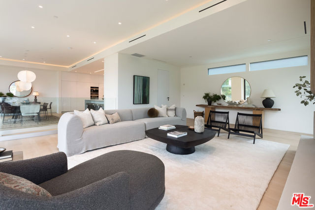 1943 Sunset Plaza Drive, Los Angeles CA: https://media.crmls.org/mediaz/24ffd770-bdf0-463d-8f66-1d0297b525aa.jpg