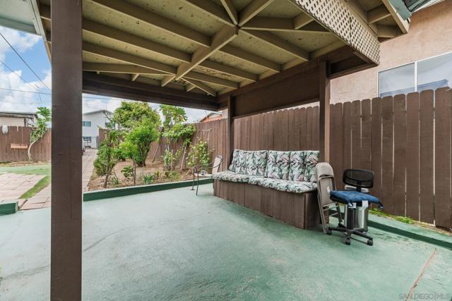 2925 Franklin Ave, San Diego CA: https://media.crmls.org/mediaz/24fff3e6-c658-43ad-b616-6dcfd920b314.jpg