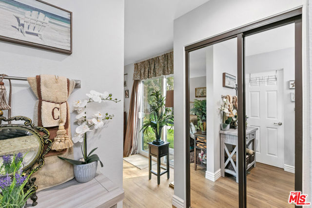 6789 Seawatch Lane, Malibu CA: https://media.crmls.org/mediaz/25000c67-7db6-4104-a48c-cd20bf0843e6.jpg