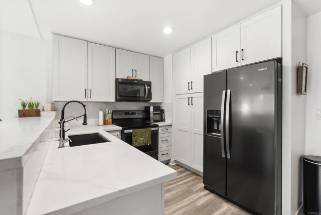 Detail Gallery Image 3 of 43 For 6780 Friars Rd #243,  San Diego,  CA 92108 - 2 Beds | 1 Baths