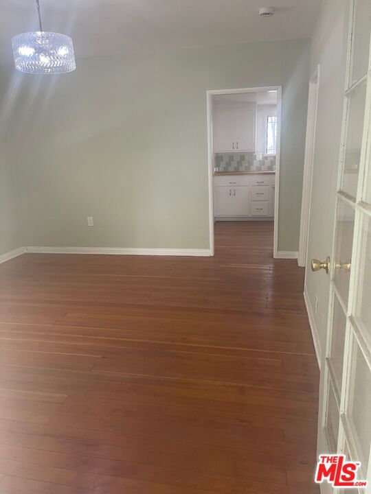 4426 Finley Avenue, Los Angeles CA: https://media.crmls.org/mediaz/2500f3e2-5f70-4e0c-872b-c9118ef70196.jpg