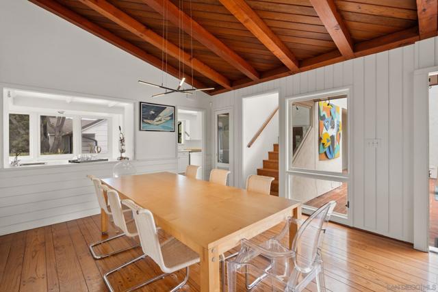 6423 Avenida Cresta, La Jolla CA: https://media.crmls.org/mediaz/25013d84-54ef-47d8-81ee-a5f18c7a8140.jpg