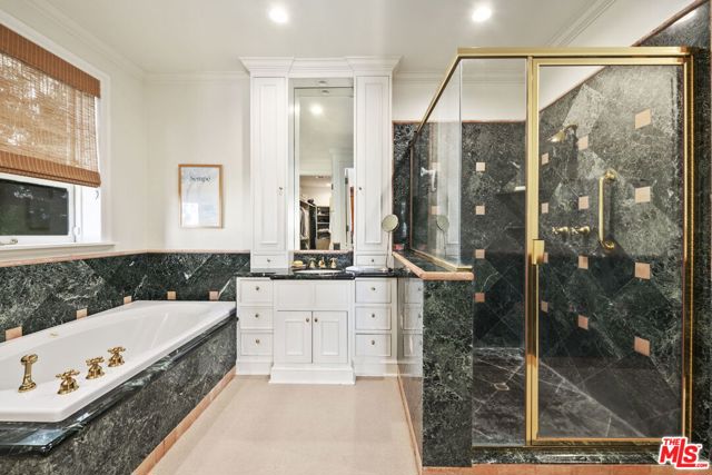 1634 Gilcrest Drive, Beverly Hills CA: https://media.crmls.org/mediaz/2501fe3e-599a-4def-addc-15869b8dfcf3.jpg