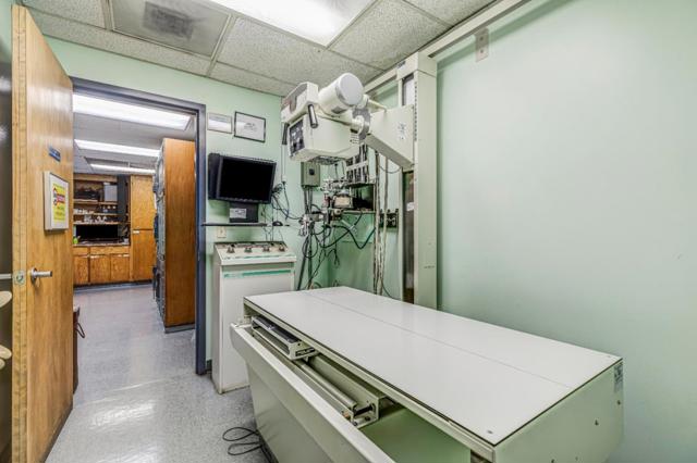 10012 N Foothill Boulevard, Cupertino CA: https://media.crmls.org/mediaz/2502134f-e7bb-42fc-b98e-dba4fec68a77.jpg
