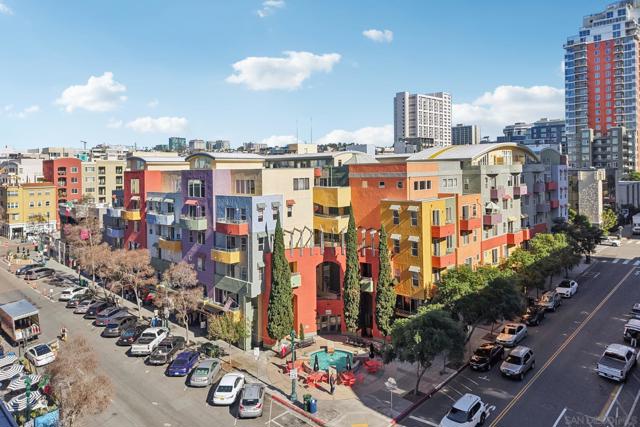 1501 India St, San Diego CA: https://media.crmls.org/mediaz/25022696-8d98-4f2a-b614-694d34fa2f1a.jpg