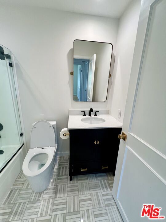 2209 Summertime Lane, Culver City CA: https://media.crmls.org/mediaz/25025498-051b-4dd0-abf1-0c3af9da0f0c.jpg