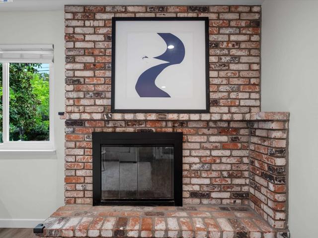 17914 Joseph Dr, Castro Valley CA: https://media.crmls.org/mediaz/25028202-1447-4d4c-830b-35c0b796d3d5.jpg