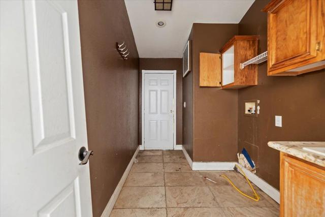 27-Laundry Room