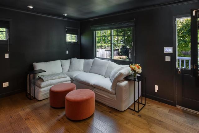 539 Bay Road, Menlo Park CA: https://media.crmls.org/mediaz/2503f2a2-f307-42d0-b448-82c2b466c0e6.jpg