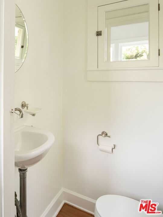 1402 N Benton Way, Los Angeles CA: https://media.crmls.org/mediaz/25046e9d-0cdd-46a8-b991-c2c5b8745bca.jpg