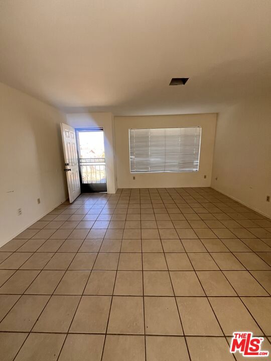 61627 Capilla Drive, Joshua Tree CA: https://media.crmls.org/mediaz/2504859e-0856-4477-9e77-a7be6467aa55.jpg