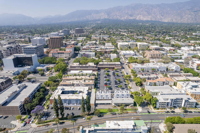 999 Cordova Street, Pasadena CA: https://media.crmls.org/mediaz/2504ca72-8ed7-4ac1-b7ba-e149ee9cd6f0.jpg