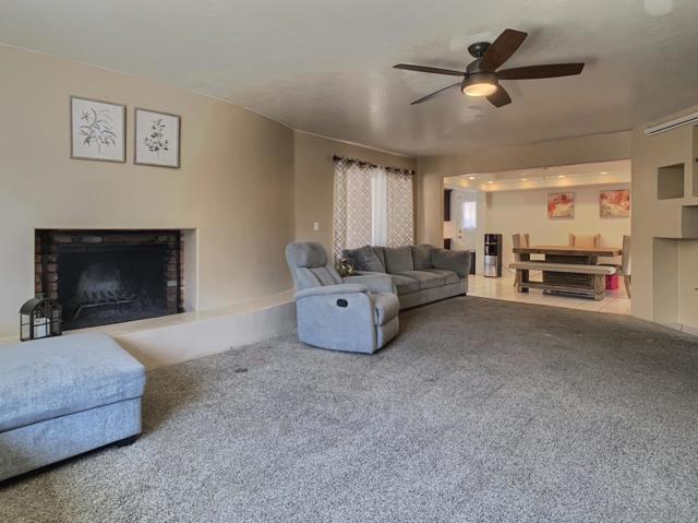 8644 Via Del Luz, El Cajon CA: https://media.crmls.org/mediaz/2504cff8-c9a1-4a63-b89f-f0f9b0bc6350.jpg