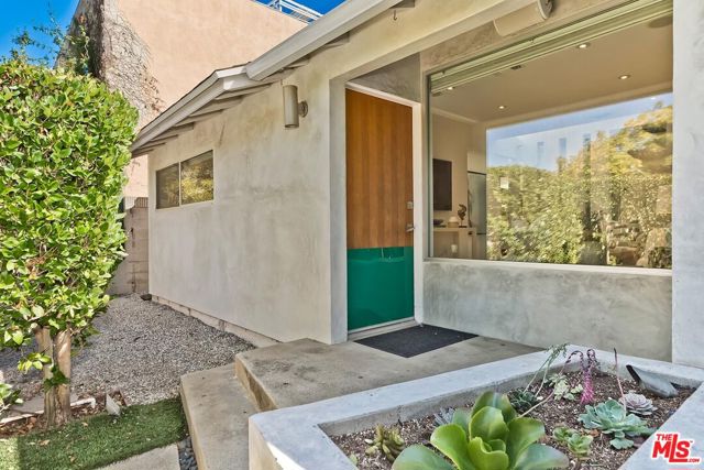 674 San Juan Avenue photo 4