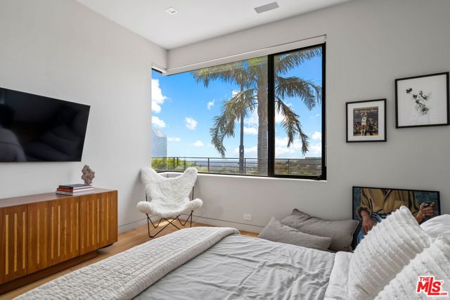 1030 Somera Road, Los Angeles CA: https://media.crmls.org/mediaz/2505ac8b-946c-4e51-b3bc-6ec5de1e26f7.jpg