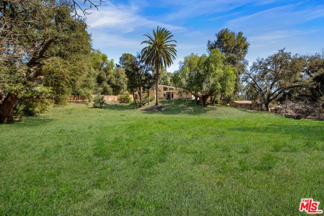2457 Liberty Lane, Topanga CA: https://media.crmls.org/mediaz/250711f7-0e4c-4dc4-a5d4-bca1d8ef5c63.jpg