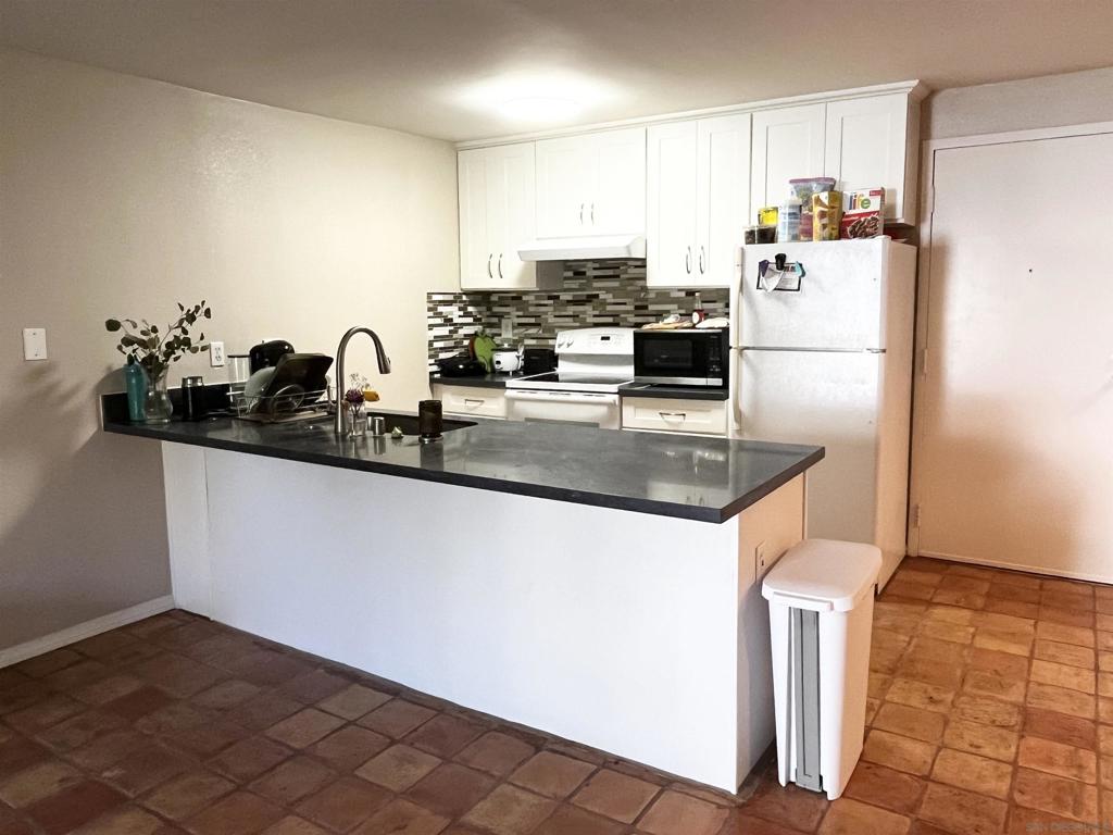 8332 Regents Rd - photo 8