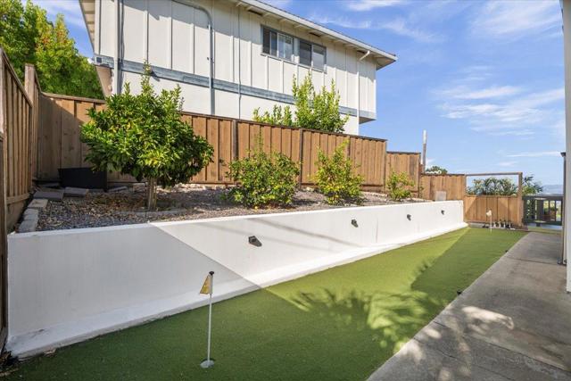 865 Somerset Court, San Carlos CA: https://media.crmls.org/mediaz/2508199e-819c-4287-99e3-a7c1e2bf48b1.jpg