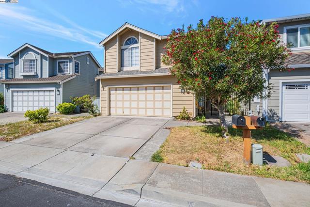 34319 Platinum Ter, Fremont CA: https://media.crmls.org/mediaz/250924d8-84e6-443e-947c-5325372ac119.jpg
