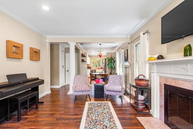6677 W 88th St, Los Angeles CA: https://media.crmls.org/mediaz/25095d9d-a5b1-4450-bc58-5b7358f57445.jpg