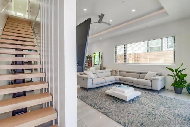 140 Imperial Beach Blvd, Imperial Beach CA: https://media.crmls.org/mediaz/25096f25-8c52-4393-875d-fb7e3715e550.jpg