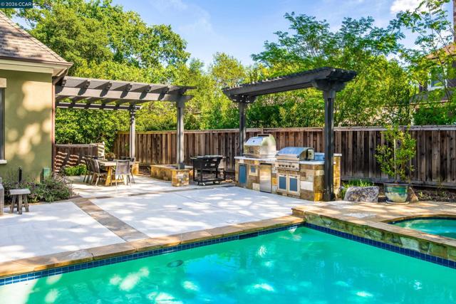 Image 53 of 61 For 53 Hidden Oaks Dr