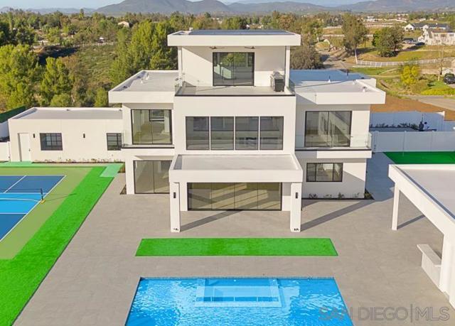 41955 Altanos Road, Temecula CA: https://media.crmls.org/mediaz/250a0d75-53a5-4fae-a097-50af15f3cb13.jpg