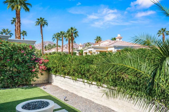 80884 Calle Azul, La Quinta CA: https://media.crmls.org/mediaz/250a29e8-c2ee-4157-88c6-ce5865f8c7b1.jpg