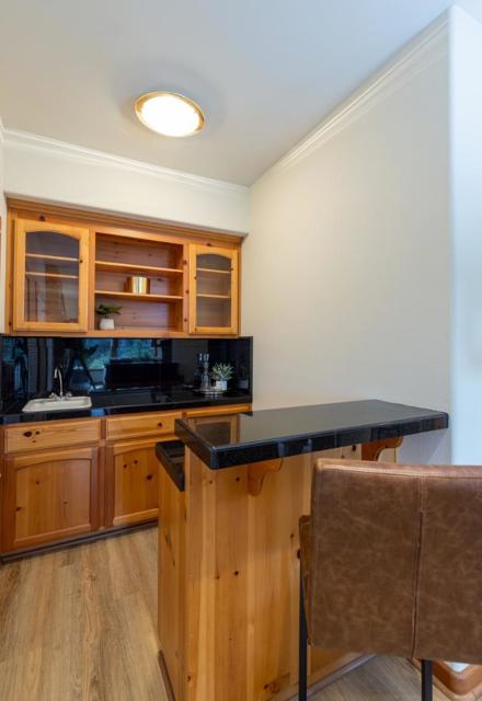 3375 Allred Lane, Soquel CA: https://media.crmls.org/mediaz/250a3937-f32e-4539-8ae7-b79caa94c392.jpg
