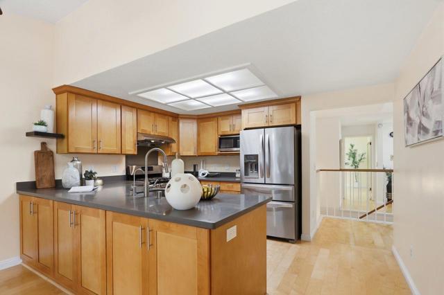 1212 Shelby Creek Lane, San Jose CA: https://media.crmls.org/mediaz/250ad8f4-0489-4d14-a352-d74947cfd68a.jpg