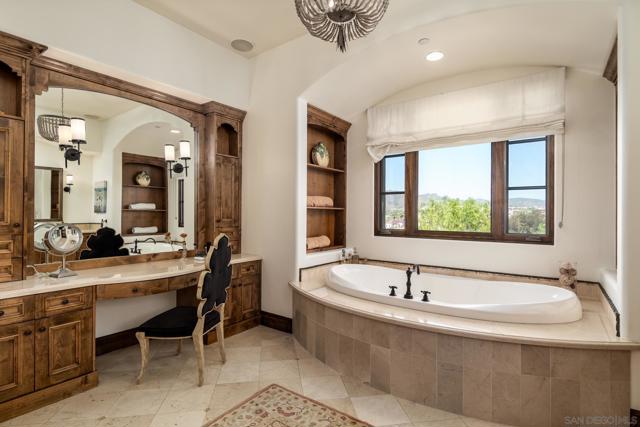 8053 High Time Ridge, San Diego CA: https://media.crmls.org/mediaz/250b1ce4-77ce-4f98-acd8-1f39803fd3bd.jpg