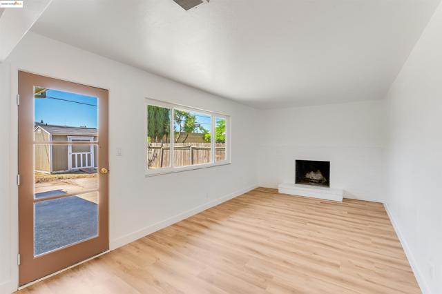 1908 New Jersey St, Fairfield CA: https://media.crmls.org/mediaz/250b7781-a4fb-4105-89ee-3853b21ef258.jpg
