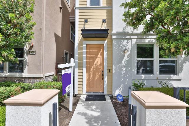 825 Garden Street, Milpitas CA: https://media.crmls.org/mediaz/250badb7-f853-416b-a03a-f9e42ad544ce.jpg