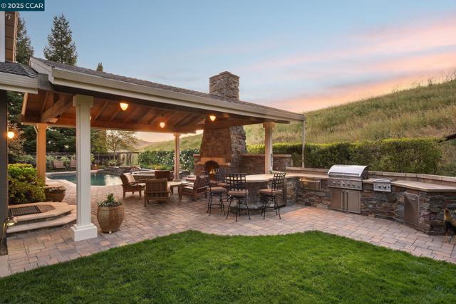 129 Alta Vista Way, Danville CA: https://media.crmls.org/mediaz/250bc0f6-ed0f-4615-9c30-f182aa40a3bd.jpg