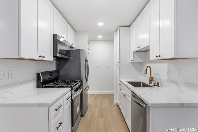 4855 Cole ST, San Diego CA: https://media.crmls.org/mediaz/250bcfa7-fba8-4af5-85c9-5dc39349bbb1.jpg