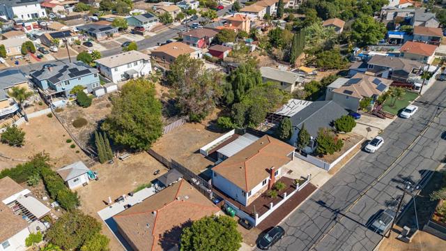 5520 Albemarle St, San Diego CA: https://media.crmls.org/mediaz/250cb4a1-9807-4da3-b4e9-e1c8bd337805.jpg