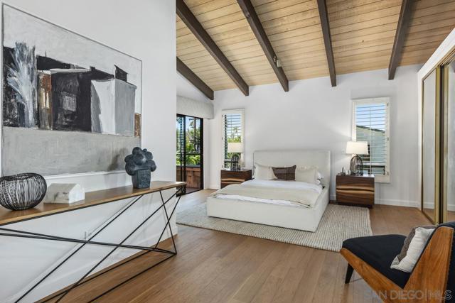 335 Fern Glen, La Jolla CA: https://media.crmls.org/mediaz/250ccbf8-54db-4e9d-ac1f-c2c1b6941339.jpg
