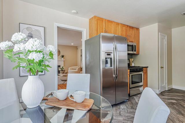 1359 Madera Avenue, Menlo Park CA: https://media.crmls.org/mediaz/250cfb13-9bc4-48fb-80e7-e9871bfeb968.jpg