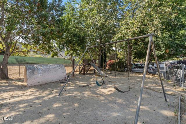 4132 N Ventura Avenue, Ventura CA: https://media.crmls.org/mediaz/250d7e9b-b076-4651-8c4c-d2bb7d72d0f1.jpg