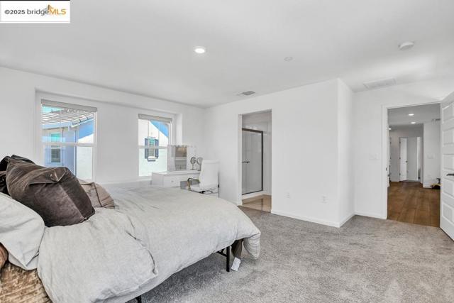 3007 Architect Ct, Vacaville CA: https://media.crmls.org/mediaz/250e24f1-3e87-4690-bb1b-1dac71a7b513.jpg
