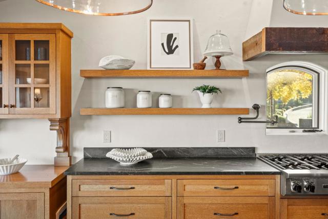 707 Vista Drive, Redwood City CA: https://media.crmls.org/mediaz/250ee4ac-86ba-4840-93f2-e31d63fa4a2c.jpg