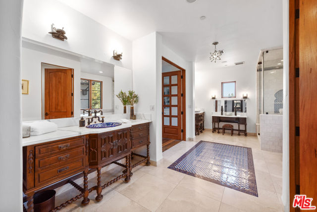 5850 Lapworth Drive, Agoura Hills CA: https://media.crmls.org/mediaz/250f02c7-be40-4ca0-b564-b798c872977e.jpg