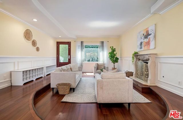 3804 Lenawee Avenue, Culver City CA: https://media.crmls.org/mediaz/25105db9-b4c2-4567-8549-9ebeaafa4184.jpg